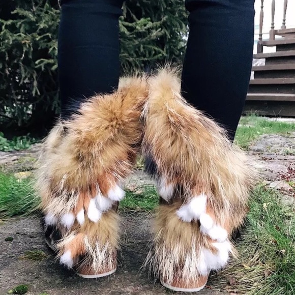 Brown Fur Snow Boot | All Natural Material - Picture 4 of 8